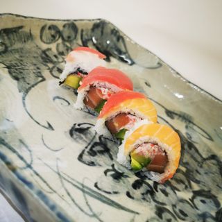 50. Rainbow roll - 4 pezzi