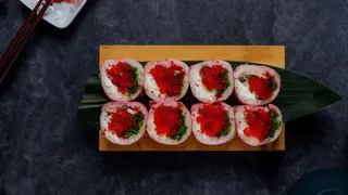 Futomak dragon węgorz wakame w płatku sojowym 8 szt.