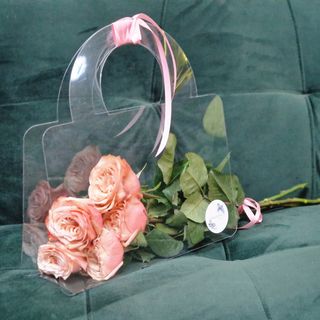 Trandafiri în poşetă