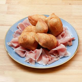 Prosciutto crudo Siciliano e gnocco fritto