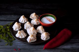 ხორცის ხინკალა პილპილის სოუსით