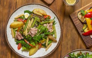 Салат с тунцом