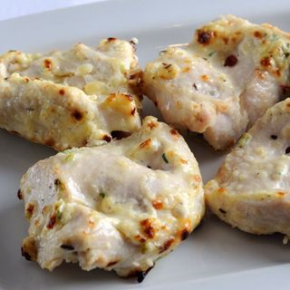 Chicken Malai (Cashew Nut Paste & Cream) Tikka & Chips 8 Pieces Kids Choice