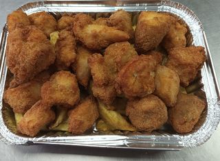 Nuggets de pollo (10 uds.)con patatas fritas 