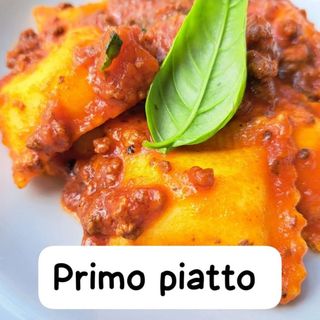 Ravioli al ragù e acqua piccola
