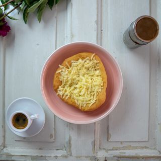 Мекица с кашкавал (130г)