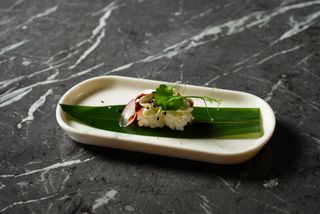 Gunkan white