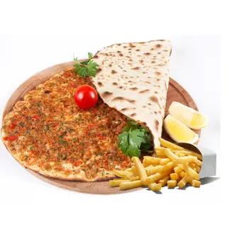 LAHAMACUN CON PATATAS DENTRO 
