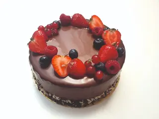 Tort Duochocolat cu fructe de padure - 1.3kg