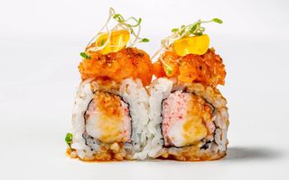 Salmon fusion roll