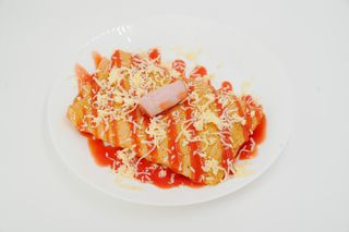 Palačinka sa pečenicom i kačkavaljem