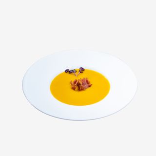Supa crema de ardei copti cu crispy pancetta