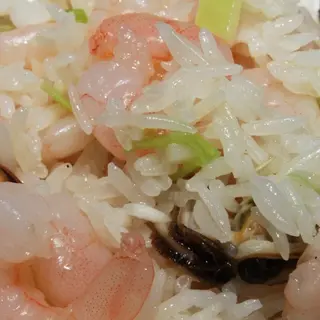 Orez cu fructe de mare