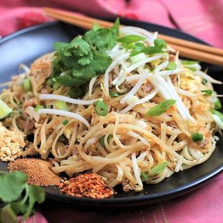 Pad Thai Sai Kai