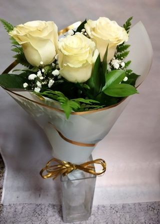 3 Rosas Blancas