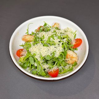 Салат з руколою та креветками