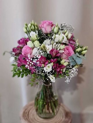 Ramo De Lisianthus Y Rosas - Milán