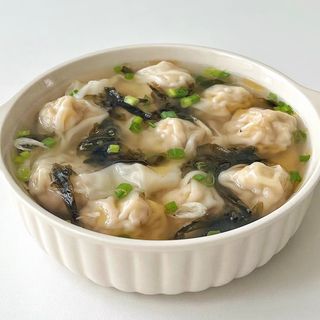 Wonton di maiale in brodo