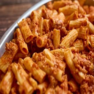 Macarrones a la boloñesa con bechamel