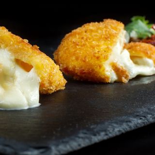 Топени сиренца с корнфлейкс и сладко от боровинки (300г)