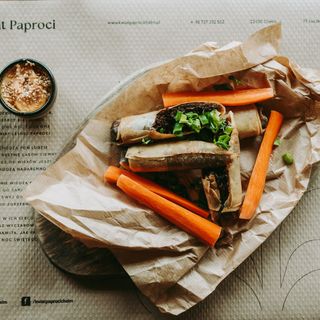 Sajgonki z szarpaną wołowiną