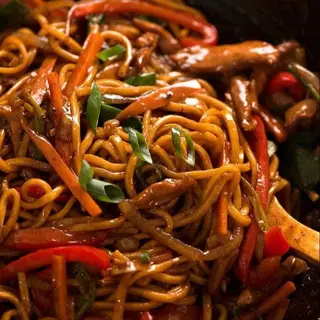 Beef Fried Noodles and Vegetables