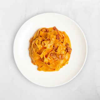 Tagliatelle s kozicama i pršutom