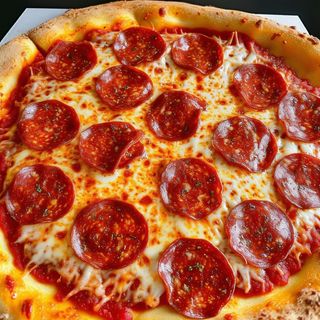 Pizza de Pepperoni Média