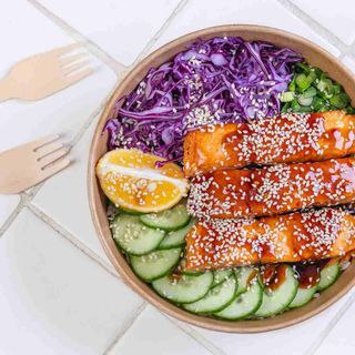 შემწვარი ორაგულის პოკე