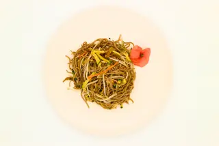 23. Soba con verdure