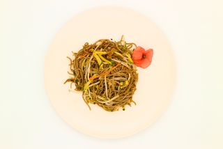 23. Soba con verdure