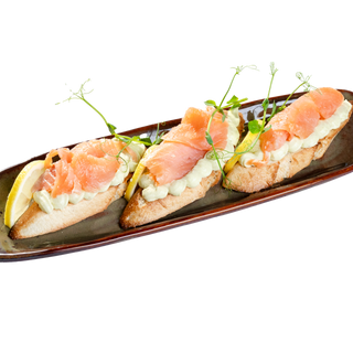 Брускети пушена сьомга  3 бр