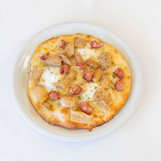 Pizzetta bianca funghi porcini e salsiccia