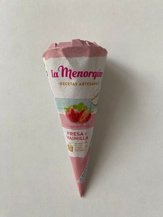 Cone baunilha e morango 