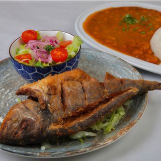 Arroz Con Menestra Y Dorada