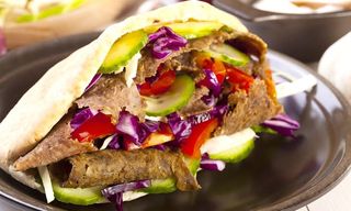 Kebab w bułce z kurczakiem