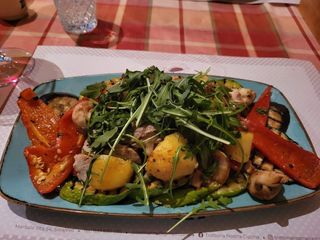 Pečeno povrće i teletina