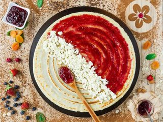 Палачинка с боровинки и сирене (210г)