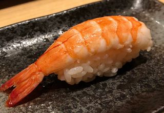 Nigiri sa škampima 1 kom 鲜虾手握（1个）