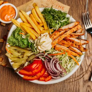 Salată gurmand de pui