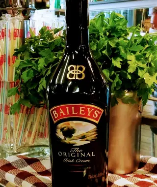 Bot. Baileys  +hielo