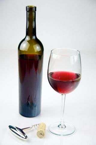 Vino rosso in bottiglia 75 cl