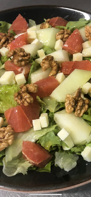 Ensalada de frutas y nueces