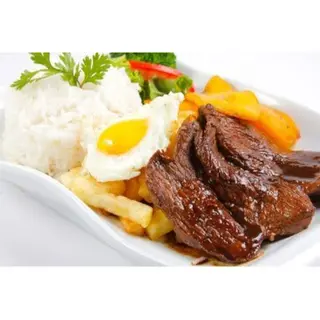 Plato Lomo Con Huevo Y Patatas