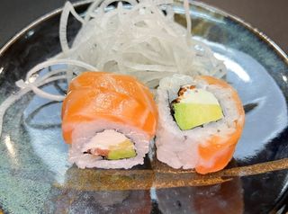 Tobiko Roll (8 Uds.)