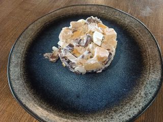 Салат з куркою та ананасом (250г)