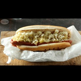 Panino con porchetta d'ariccia, cheddar e patatine