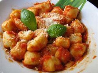 La Nostra Pasta Con pomodoro gnocchi  Bolognese