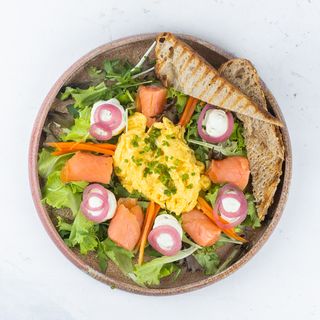 Smoked salmon with scrambled Eggs and Labneh