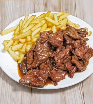 38. Ternera Con Patatas Fritas
